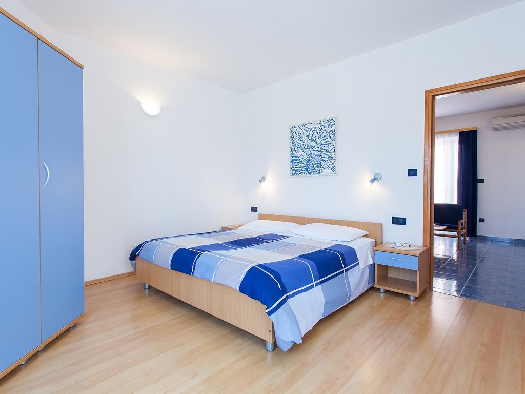 Apartments Villa Brioni I Fažana Rum bild