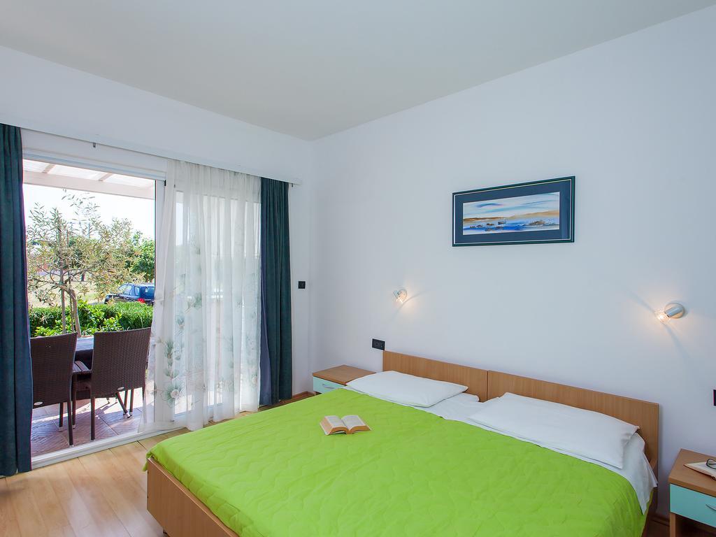 Apartments Villa Brioni I Fažana Rum bild