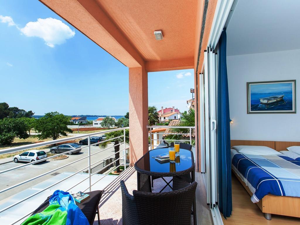 Apartments Villa Brioni I Fažana Rum bild